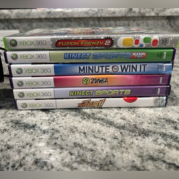 XBOX 360 Kinect Sensor Bundle - Black - Picture 2 of 4